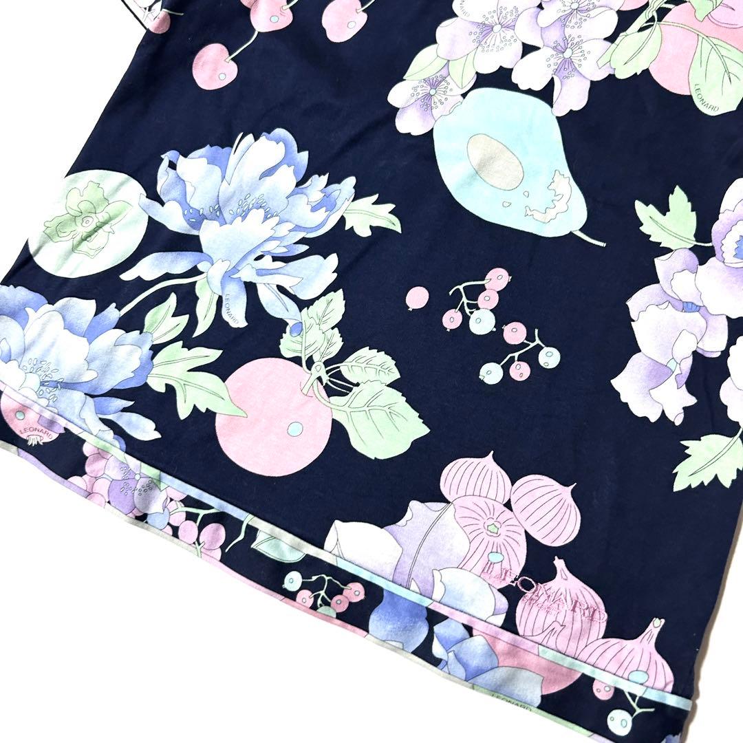【美品】レオナールスポーツ　半袖　カットソー　ロゴ刺繍　花柄　日本製　紺系　38