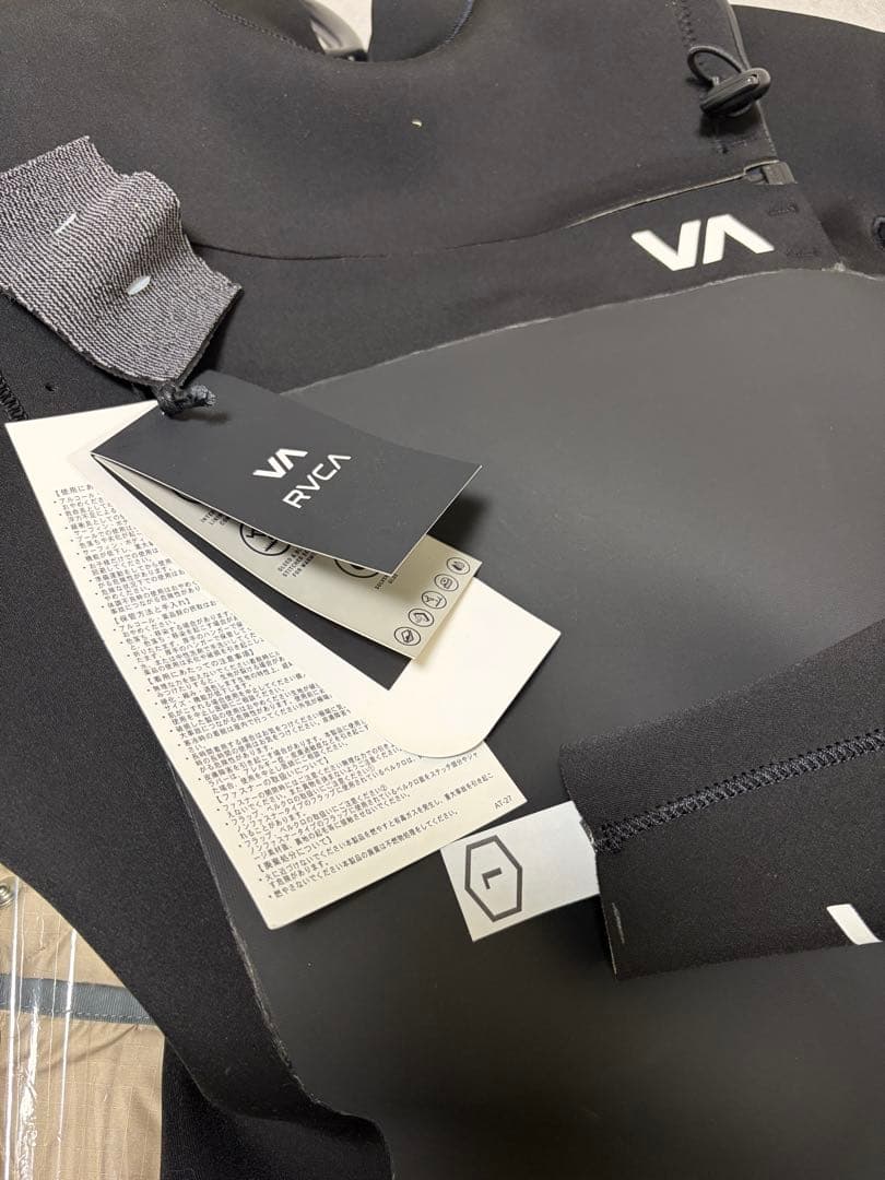 【正規品・新品未使用タグ付き】RVCA ウェットスーツ ブラック Lサイズ フル