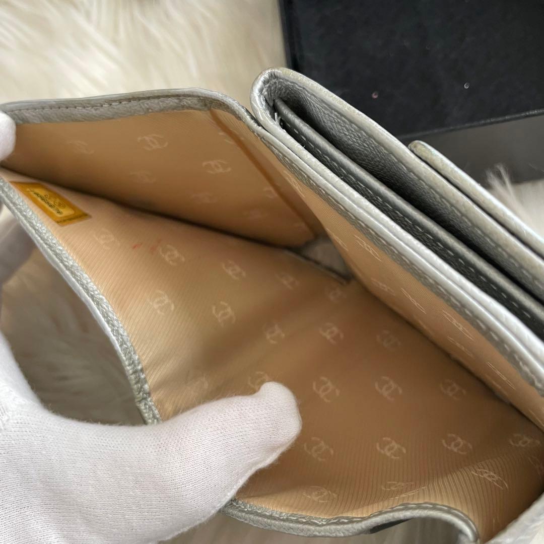 シャネル CHANEL 財布 三つ折りシルバー ココボタン ココマーク 正規品