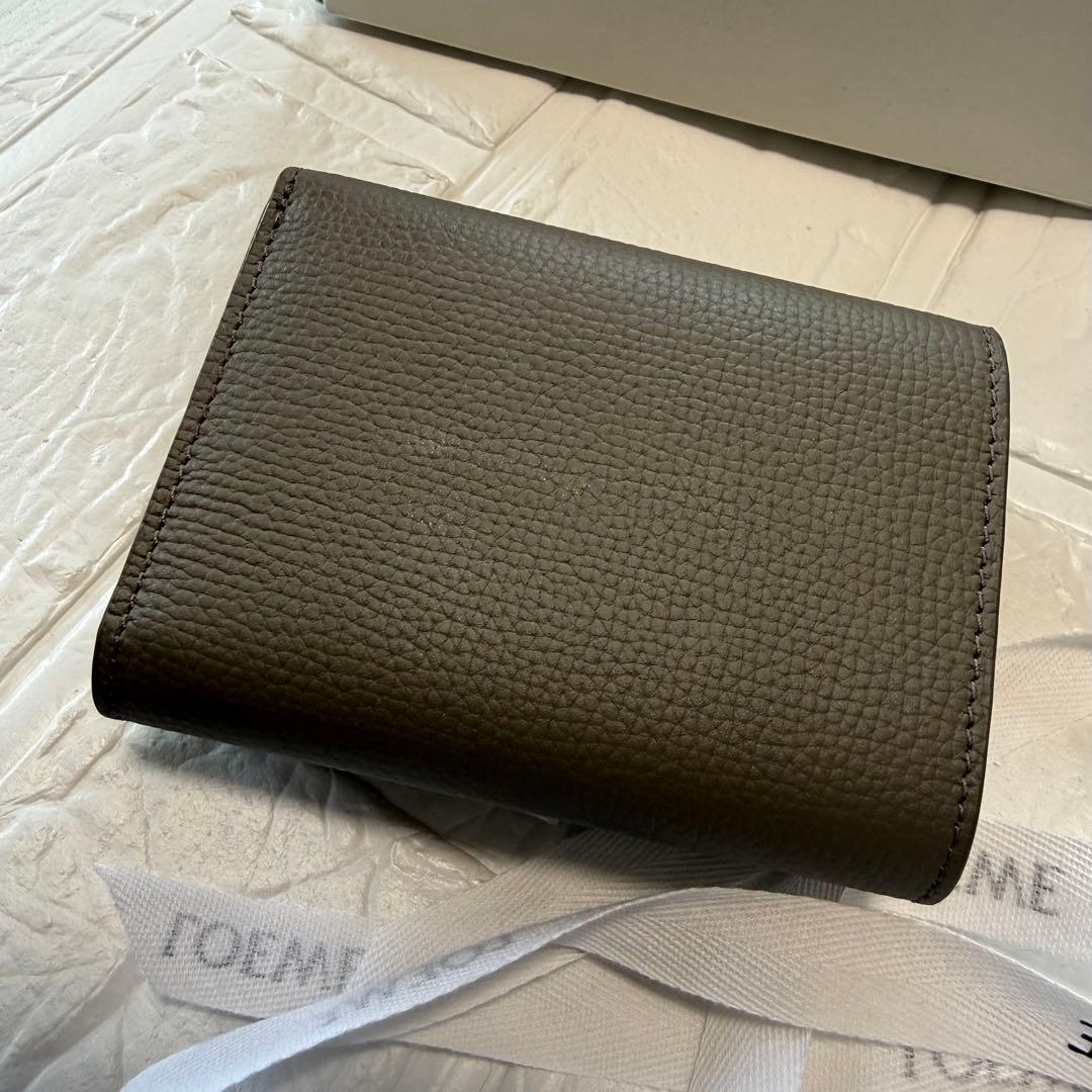 LOEWE ロエベ　アナグラム トライフォールド ウォレット　トープ