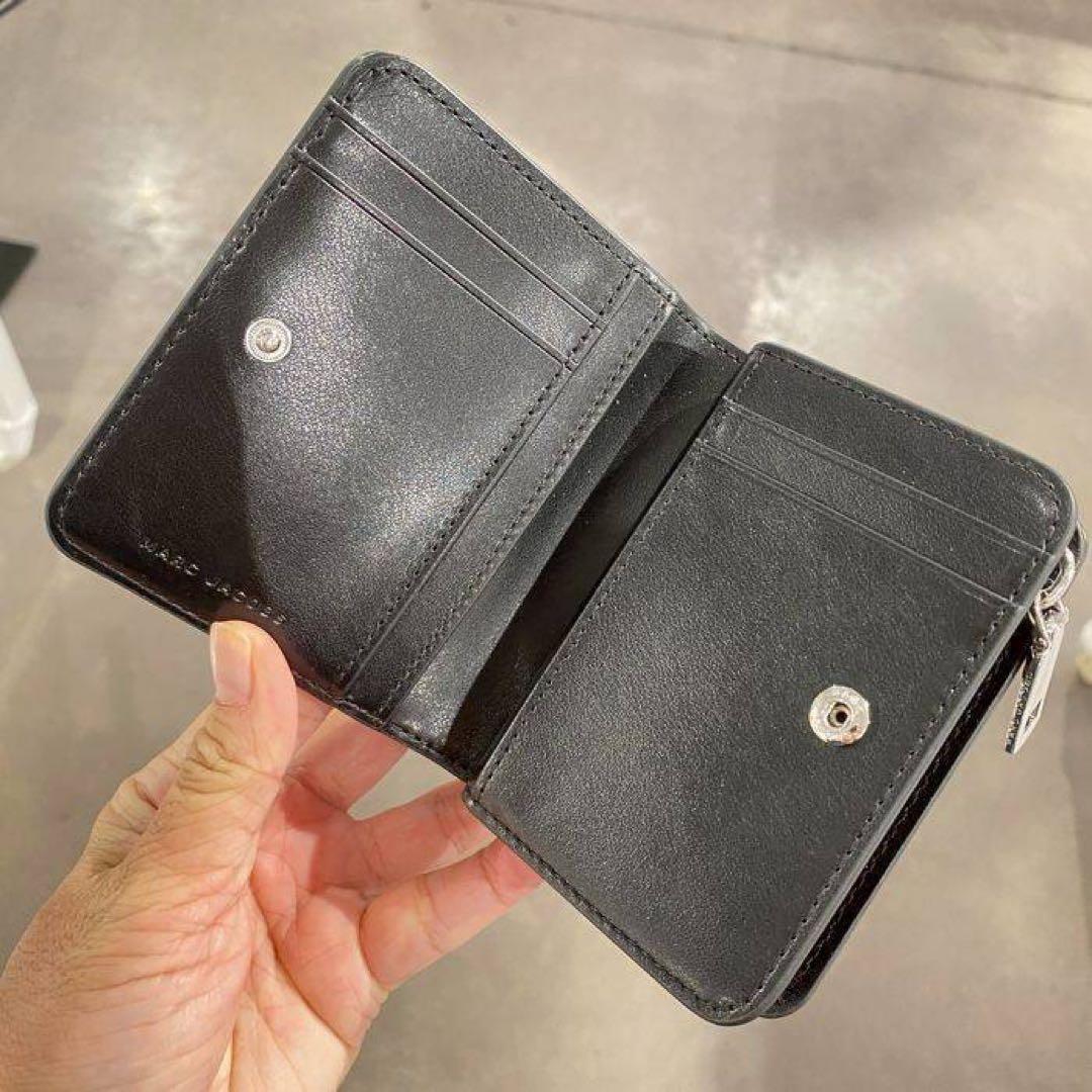 MARC JACOBS ロゴミニコンパクト二つ折り財布　シルバー