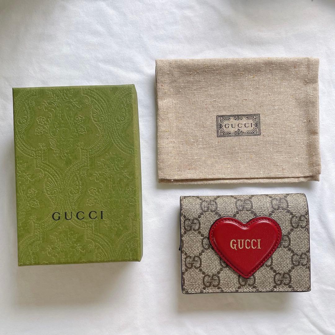 GUCCI ミニ財布　ハートモチーフ