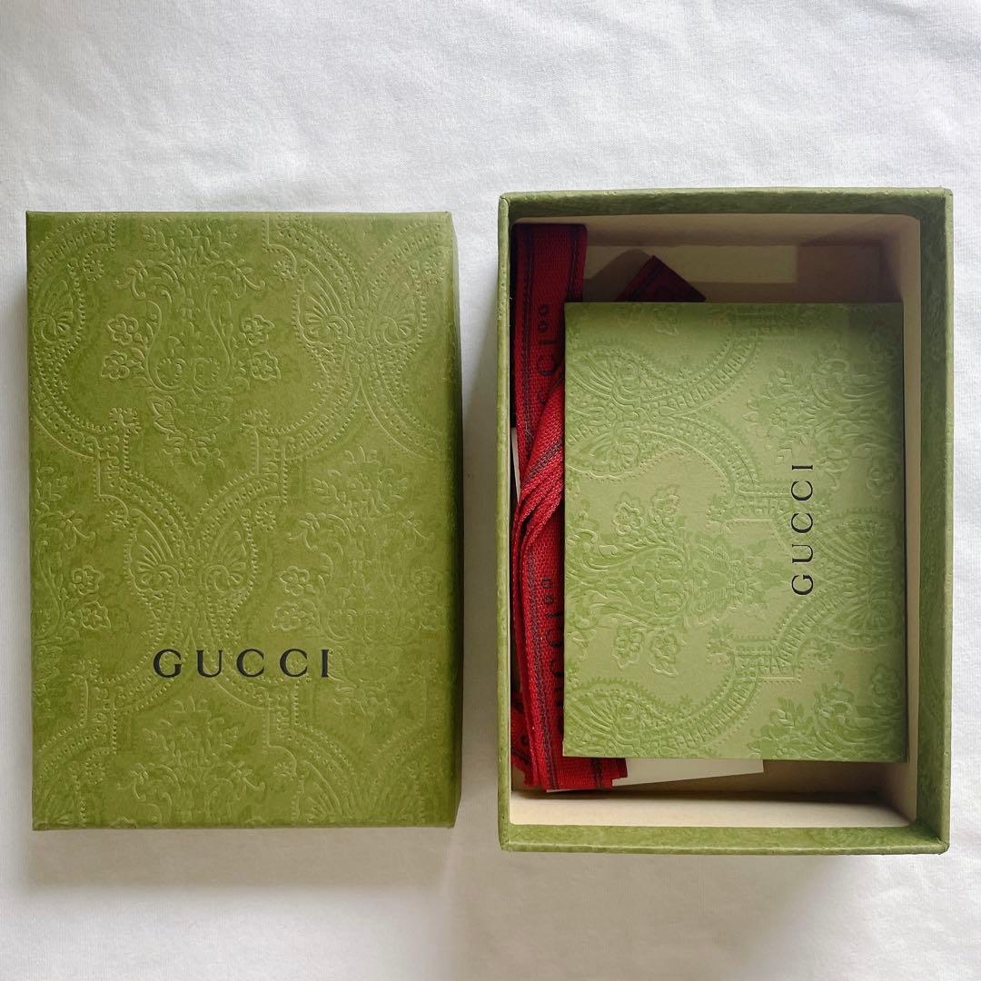 GUCCI ミニ財布　ハートモチーフ