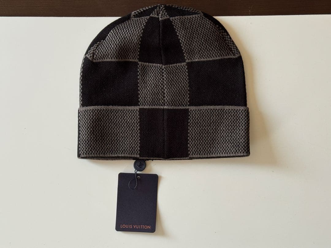 LOUIS VUITTON ダークグレーニット帽