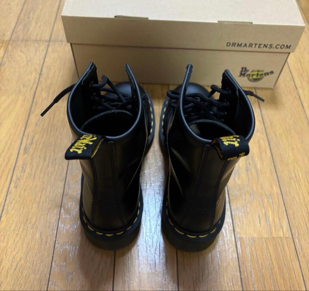 Dr. Martens 1460 8 ホールブーツ