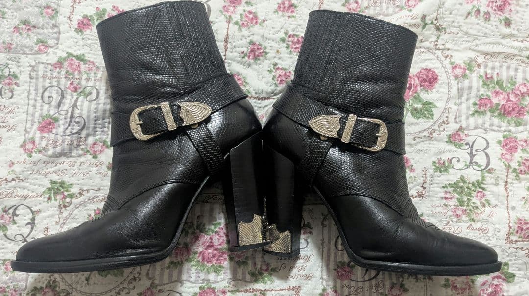 TOGA PULLA トーガプルラ　バックルブーティ　ショートブーツ　黒　レザー