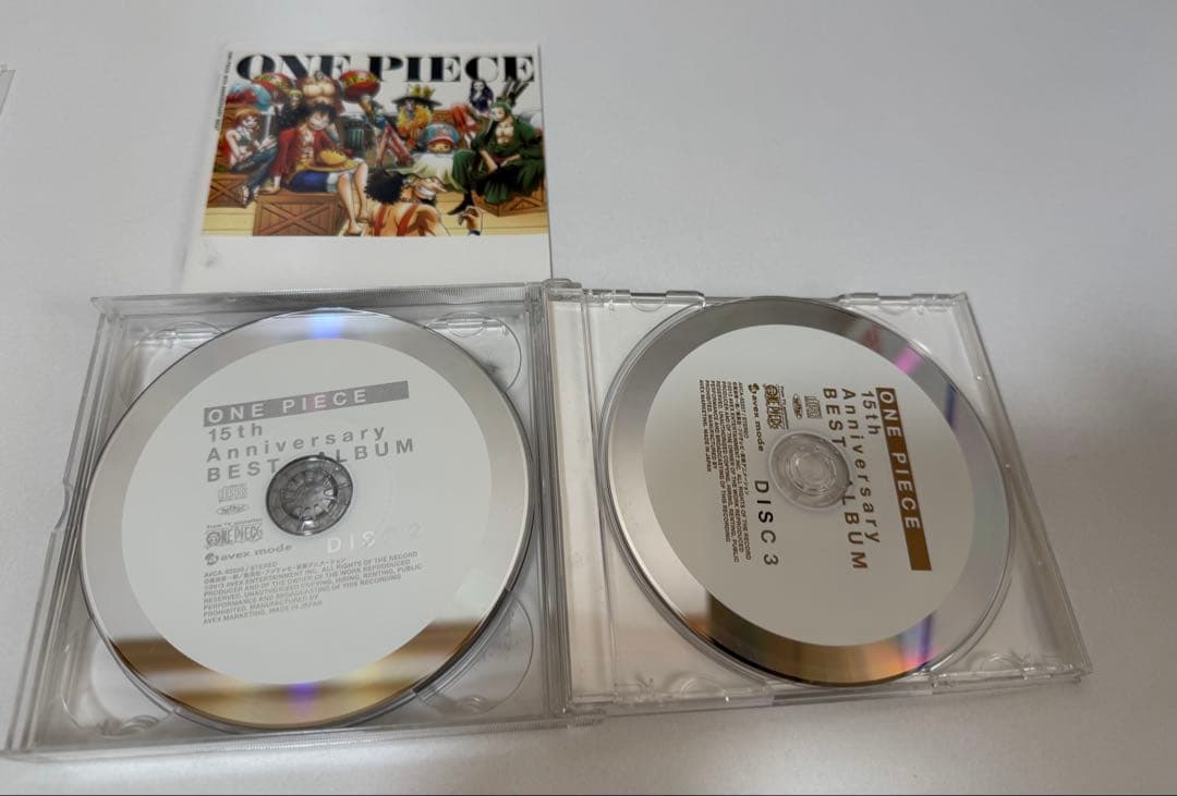 ONE PIECE 1〜110巻、関連本15冊＋おまけ