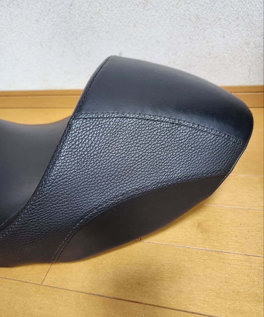 ハーレーダビッドソン シート 黒