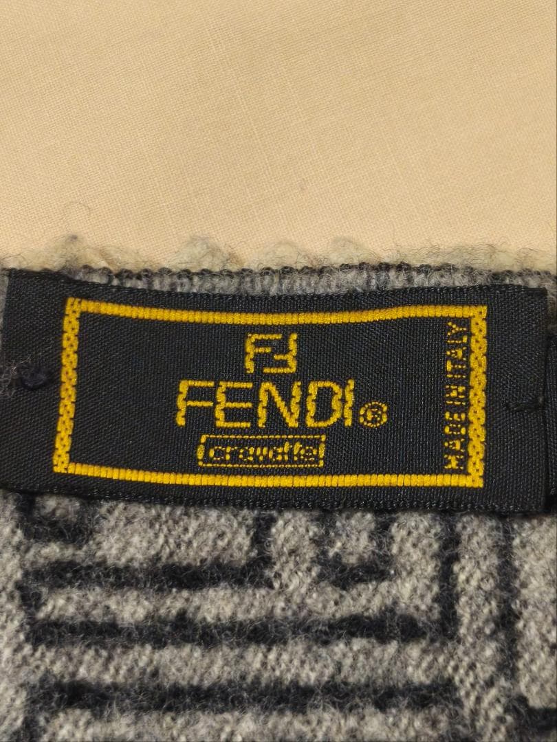 FENDI　フェンディ　ズッカ柄　ウールマフラー