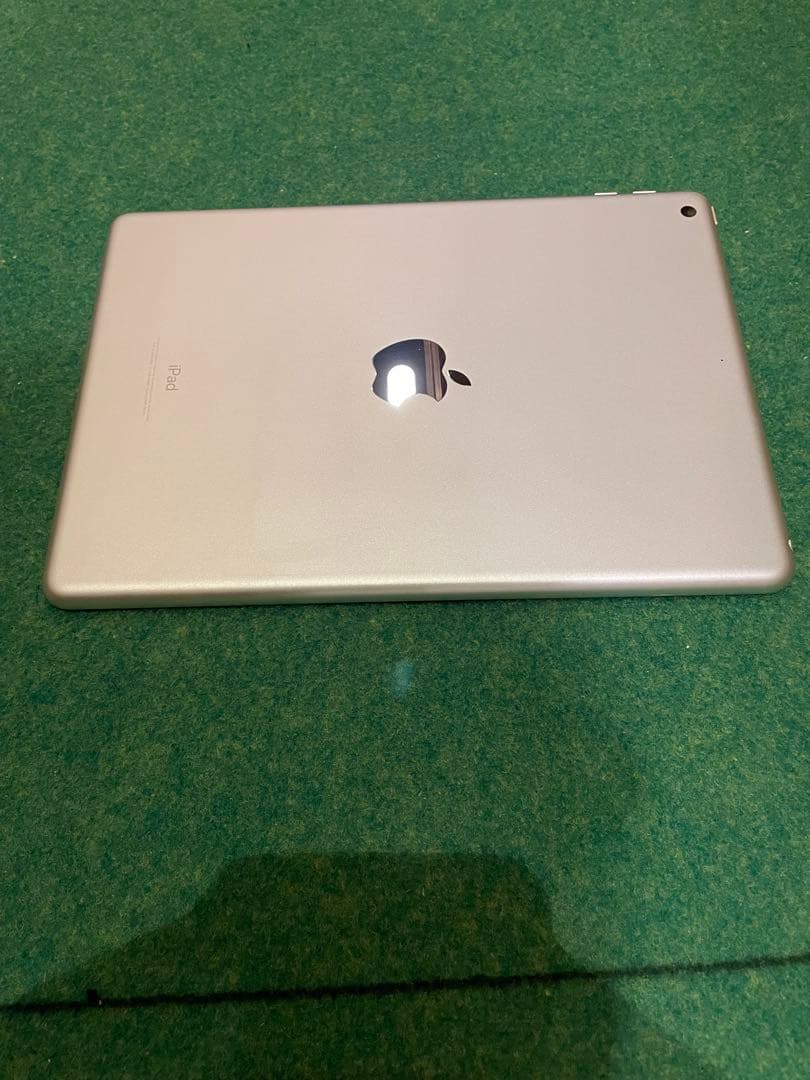 iPad (第6世代) シルバー 32GB WiFi ケース付き④