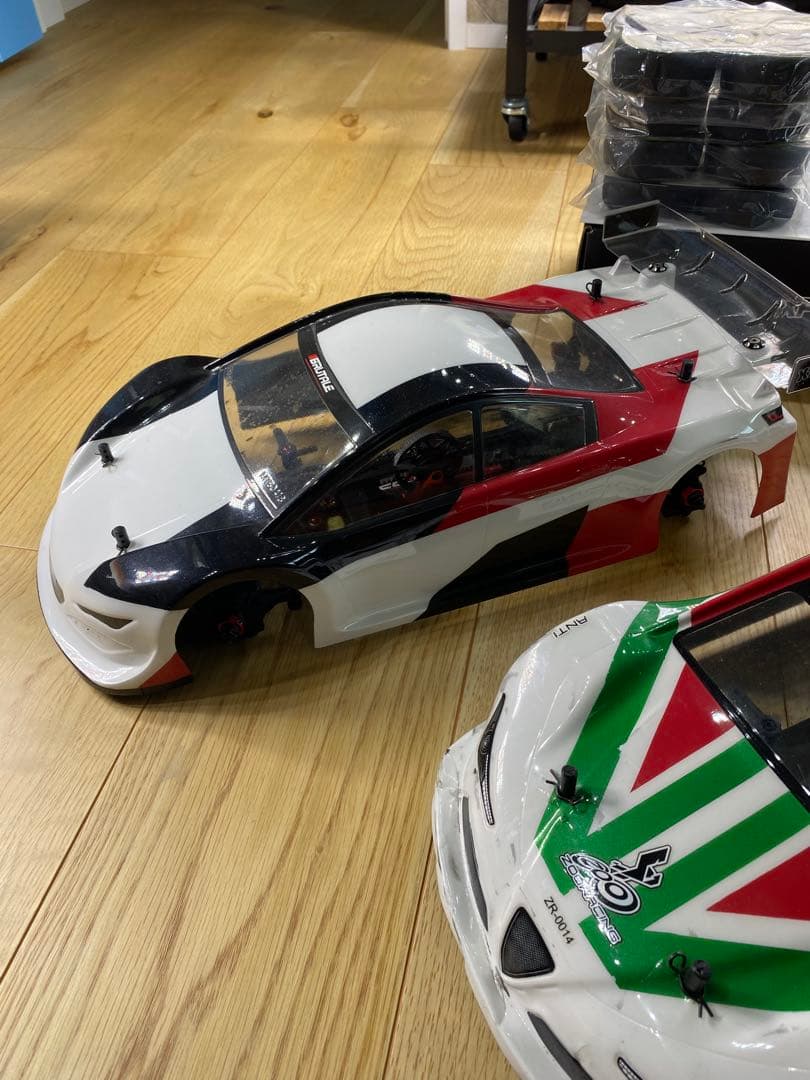 xpress 1/10 FF.MID.FRシャーシ3台セット　スペアパーツ多数