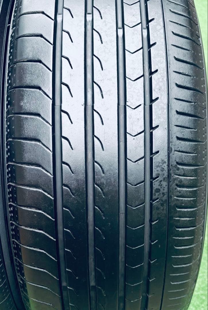 215/55 R17、YOKOHAMA BluEarth-RV03、2022年