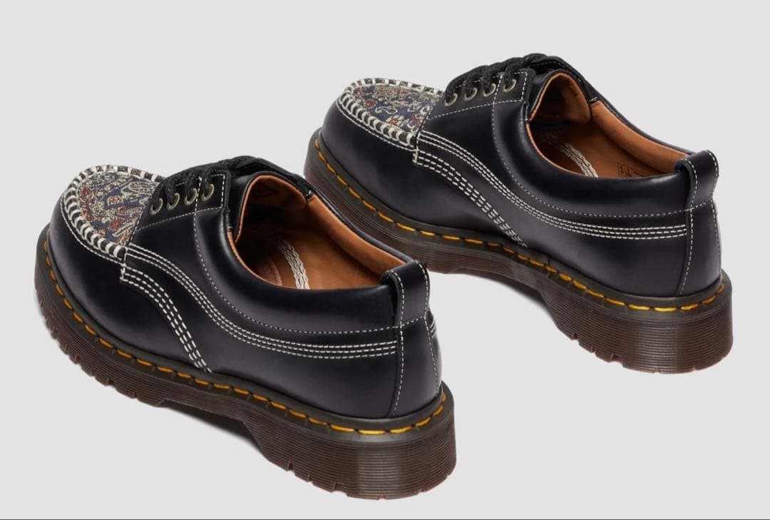 Dr.Martens LOWELL ブラック 4ホール