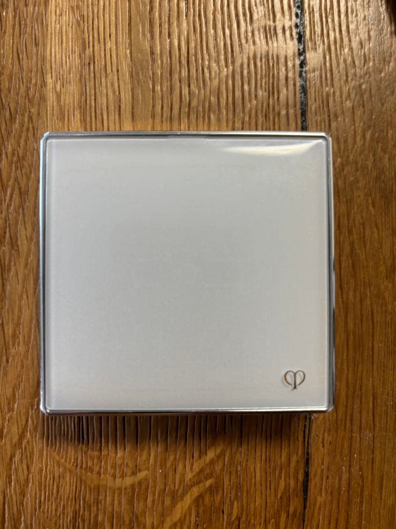 clé de peau タンナチュレールプードルブラン 美白ファンデーション