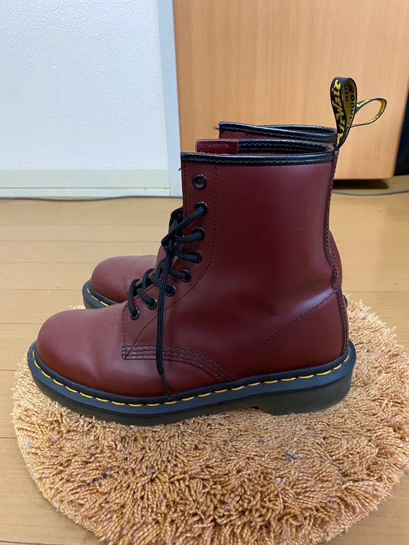 ［特別価格］Dr. Martens チェリーレッド　ハイカットブーツ