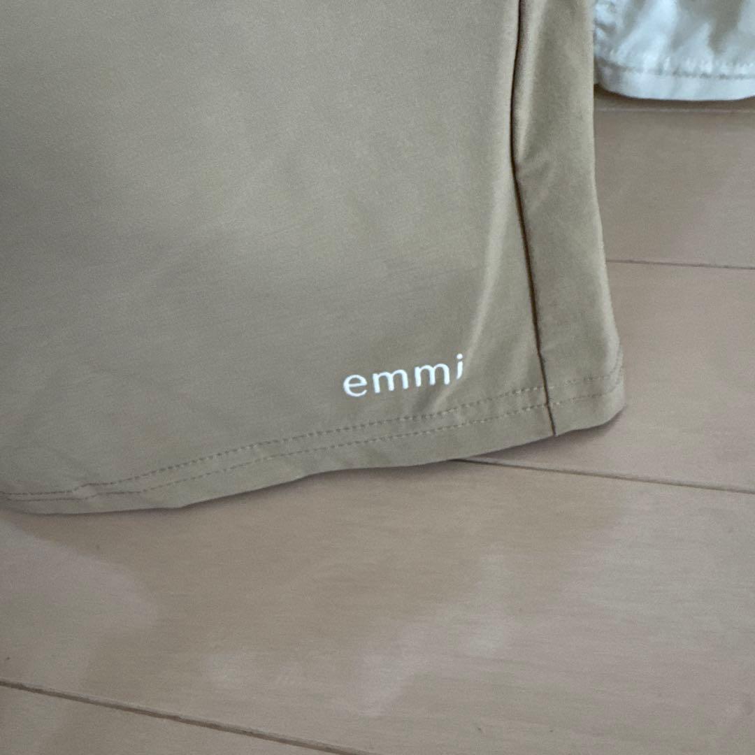 emmi ラッシュガードスイムウェア