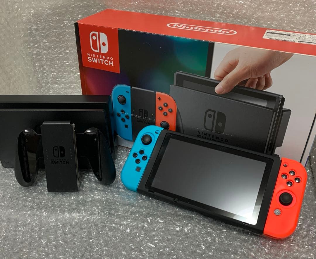 ニンテンドースイッチ　本体Nintendo Switch ネオンブルー/レッド