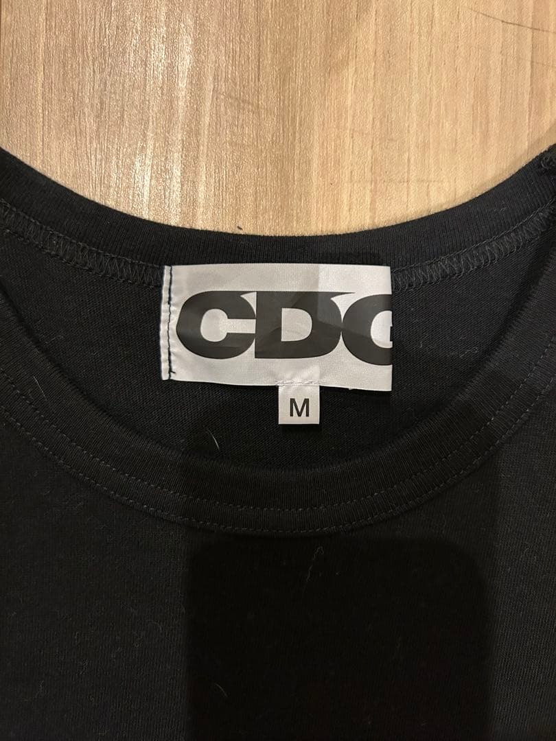 新品‼️コムデギャルソン【CDG】Tシャツ