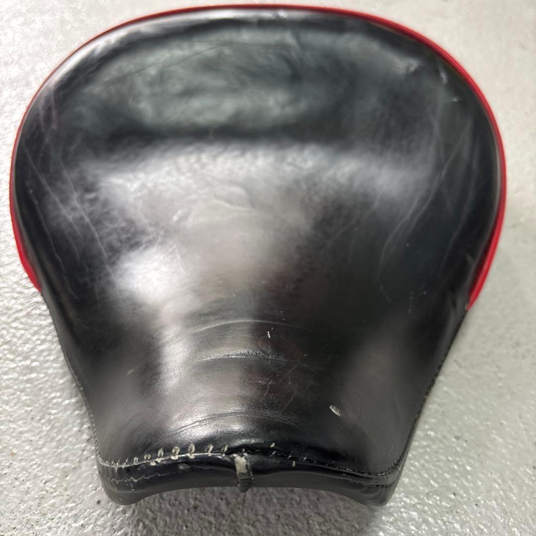 Corbin バイクシート スタッズ付き