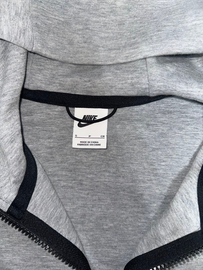 NIKE テックフリース　旧型 S