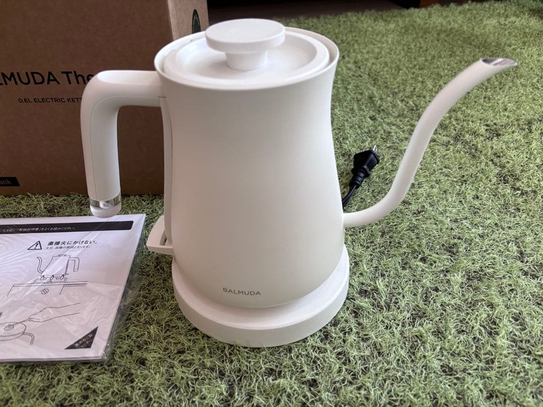 【贈答品】BALMUDA THE POT バルミューダ 電気ケトル ホワイト