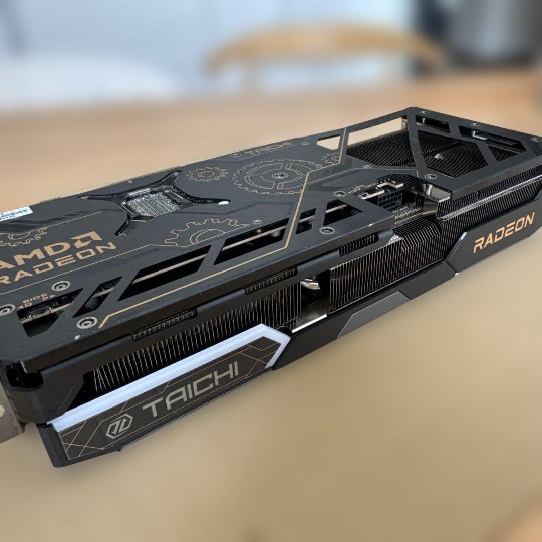 グラフィックボード・グラボ・ビデオカード ASRock Taichi Radeon RX 9070 XT 16GB
