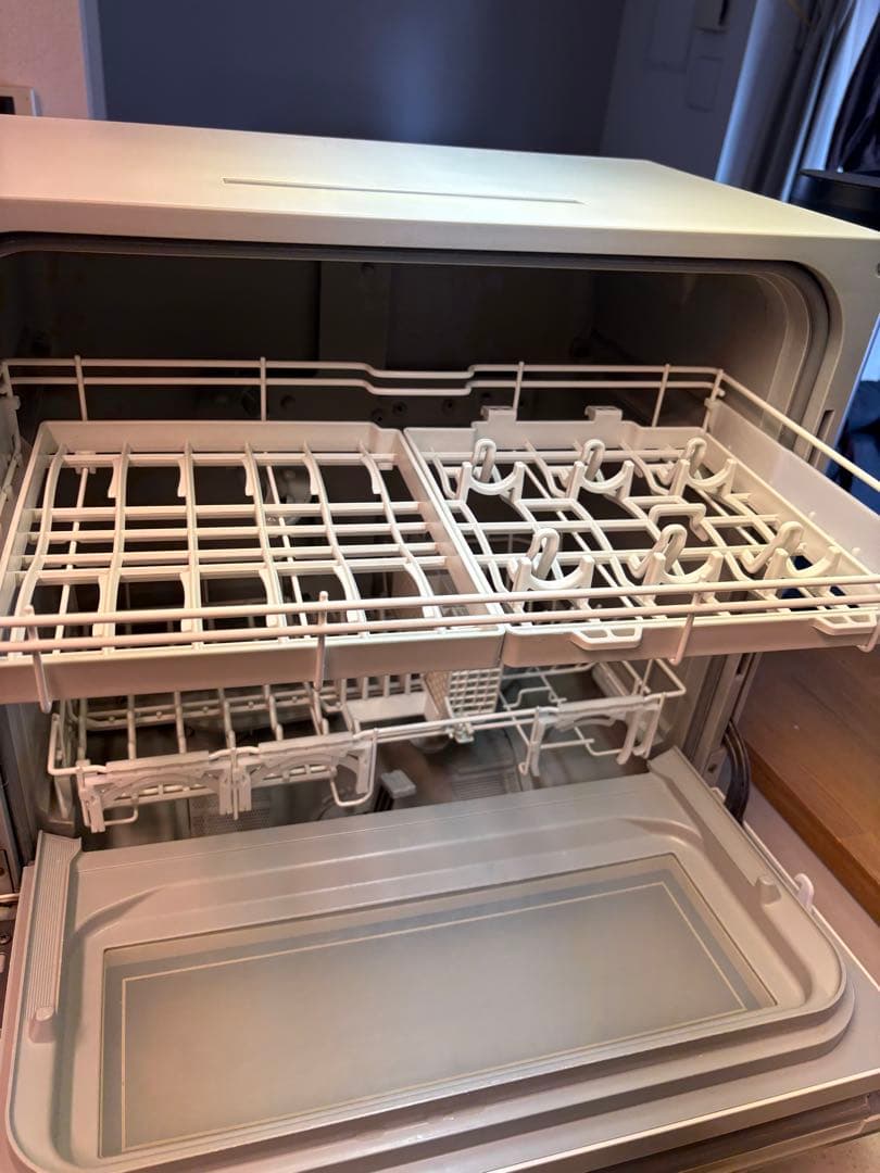 《引っ越しの為明日まで値引き》Panasonic 食器洗い乾燥機NP-TZ300
