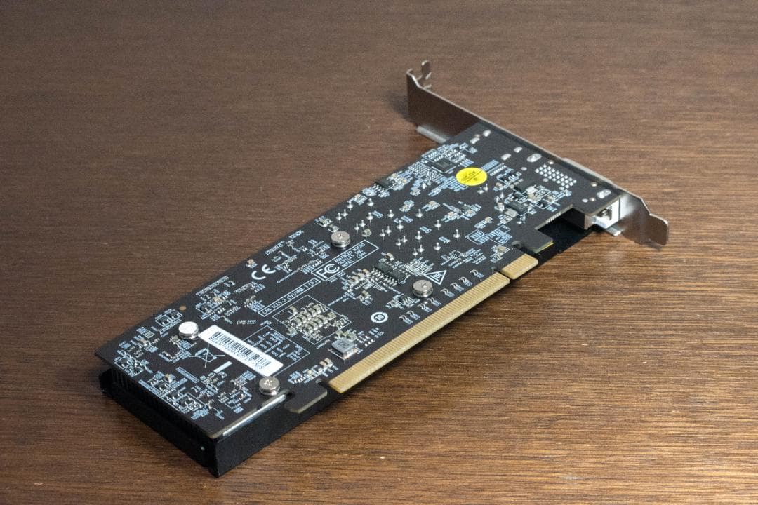Radeon RX550 4GB ロープロファイル・補助電源不要 1スロット対応