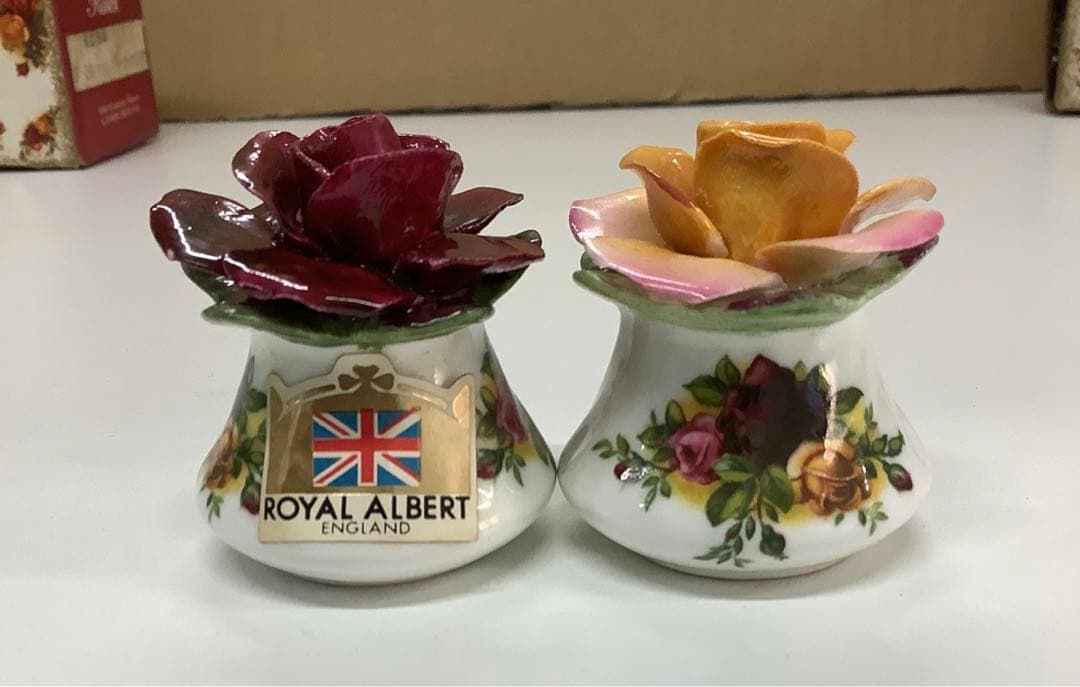 ロイヤルアルバートの陶花 塩胡椒入れ キャンディボックス 薔薇の小物入れ