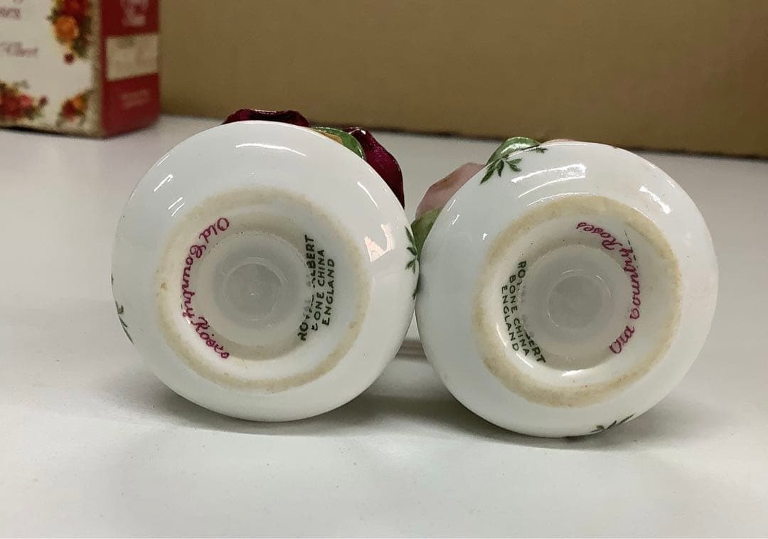 ロイヤルアルバートの陶花 塩胡椒入れ キャンディボックス 薔薇の小物入れ