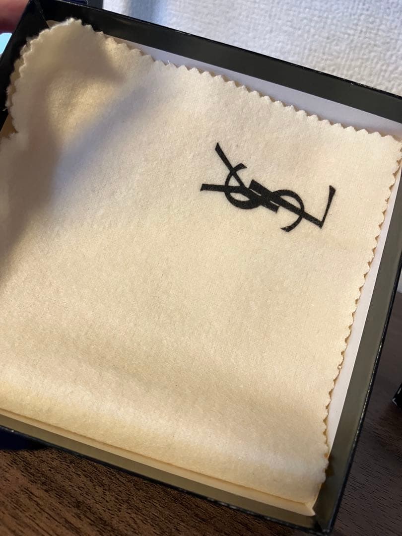 レアYves Saint Laurent サンローラン　イエロー　二つ折り財布