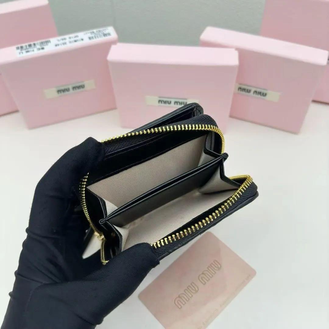 miumiu マテラッセ2つ折り財布