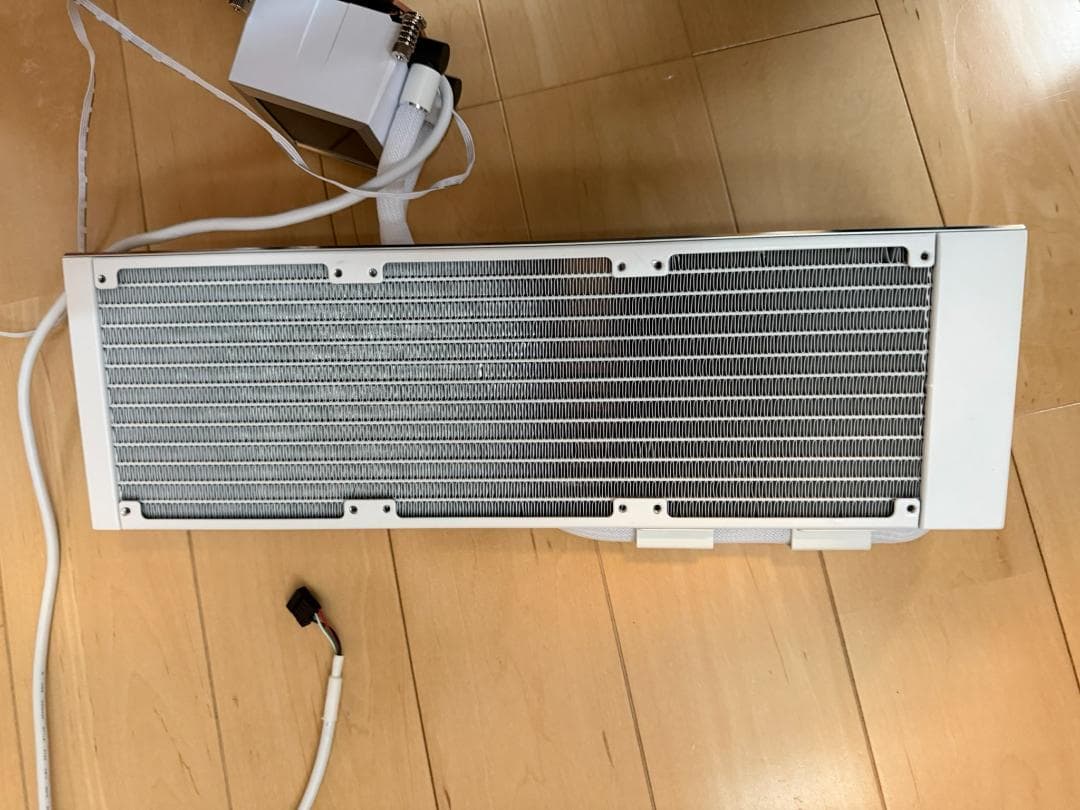 Lianli HydroShift LCD 360 ホワイト液体冷却