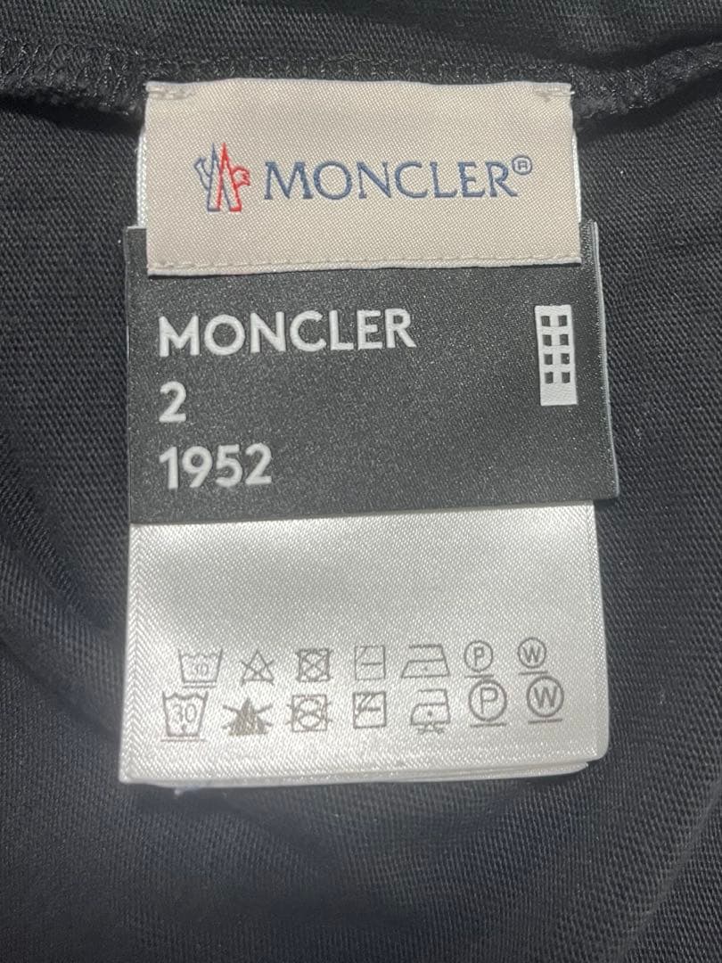 【値下げ中‼️】MONCLER メンズロングTシャツ