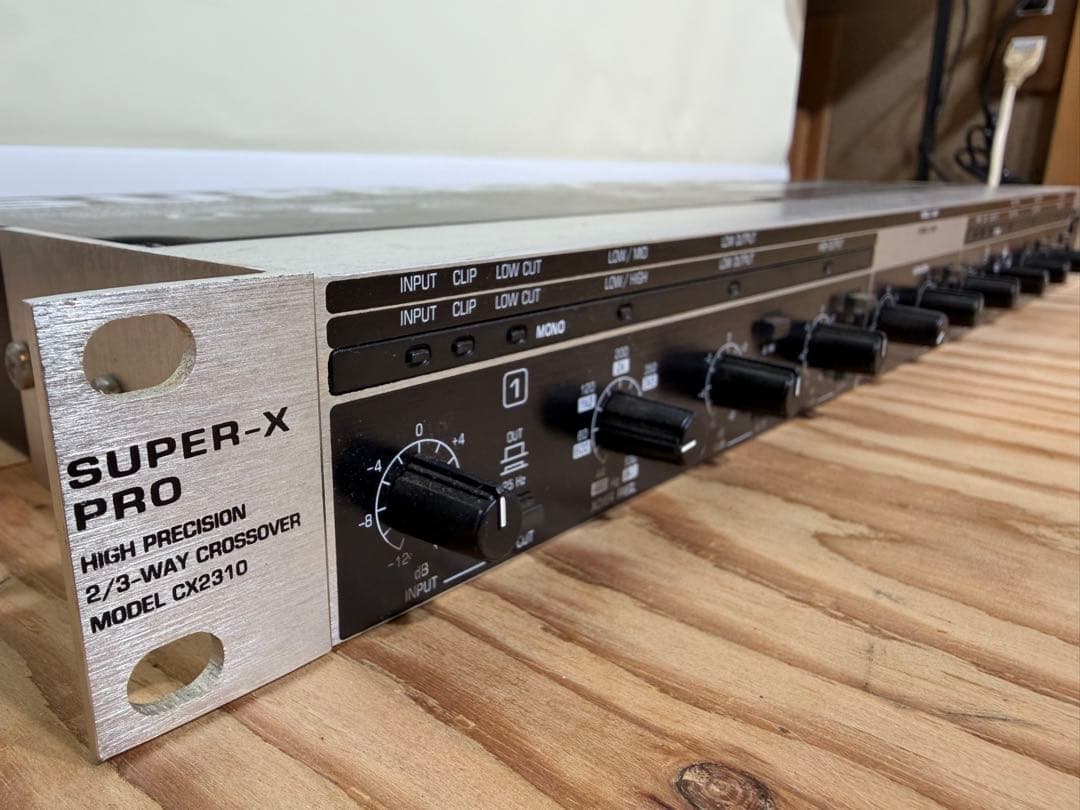 BEHRINGER CX2310 2/3WAYクロスオーバー 動作品　箱付き