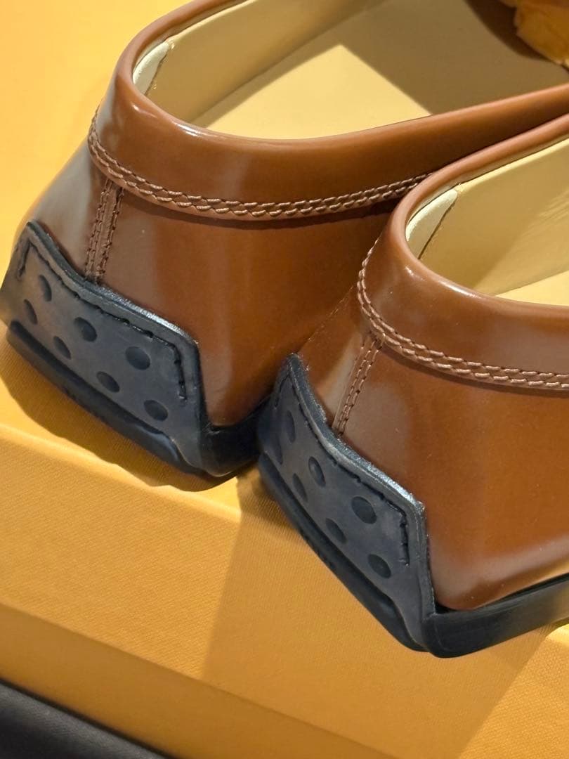 新品 トッズ TOD's ゴンミーニ スリップオン 7 サイズ 茶 ドラシュー