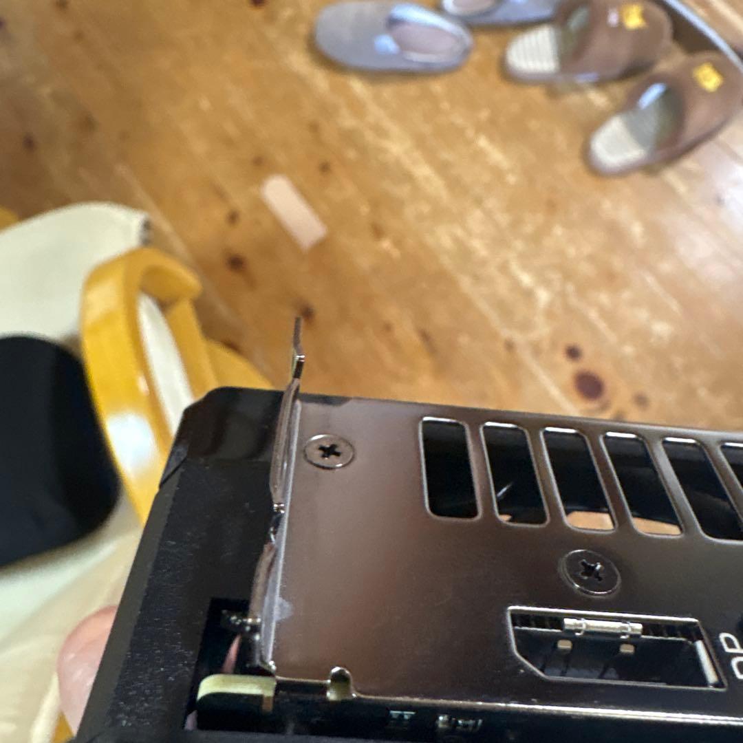 グラフィックボード・グラボ・ビデオカード ASUS Radeon RX 9600 XT 8gb