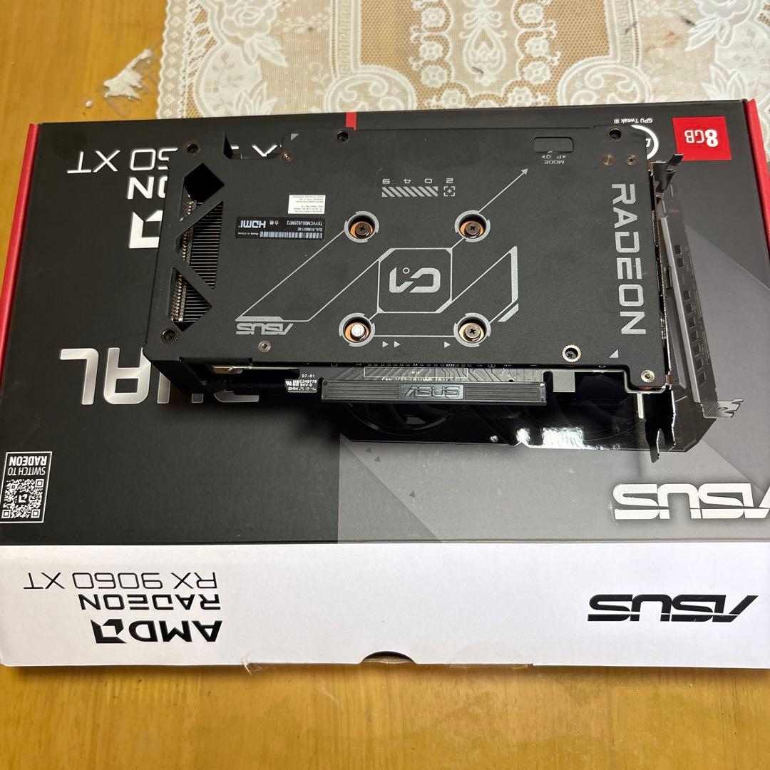 グラフィックボード・グラボ・ビデオカード ASUS Radeon RX 9600 XT 8gb