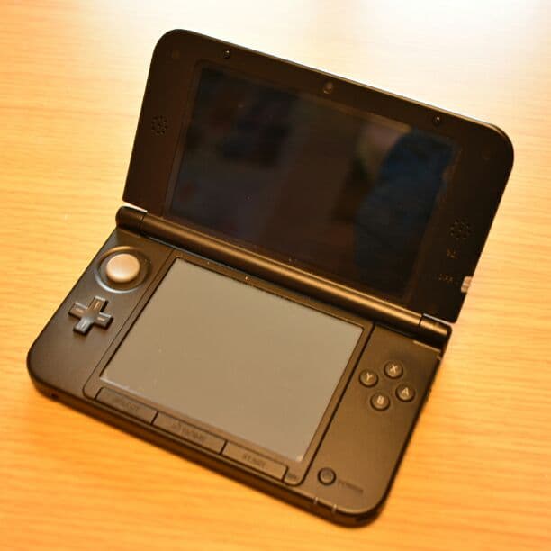 Nintendo Switch NINTENDO 3DS LL