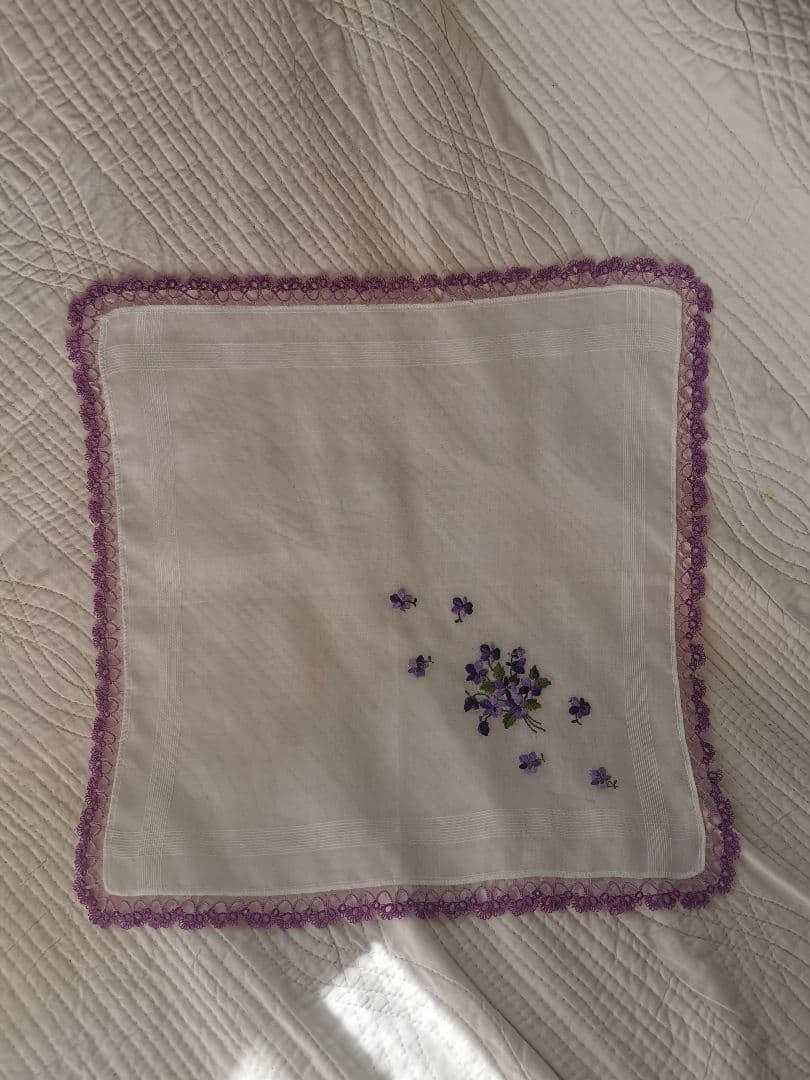 アンティーク タティングレース 菫刺繍のローンハンカチ ラベンダーヴァイオレット