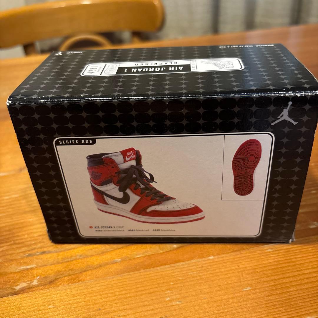 s*8様 限定　NIKE AIR JORDAN 1 オフィシャルミニチュアフィギ