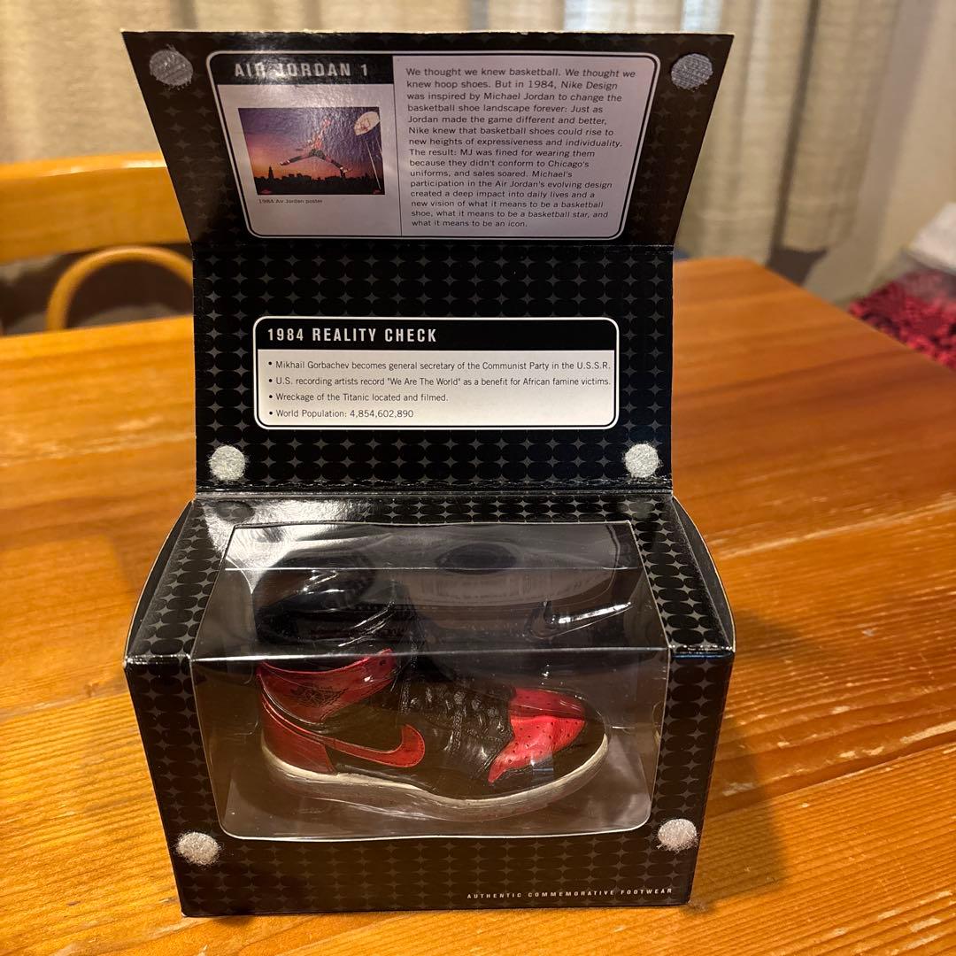 s*8様 限定　NIKE AIR JORDAN 1 オフィシャルミニチュアフィギ
