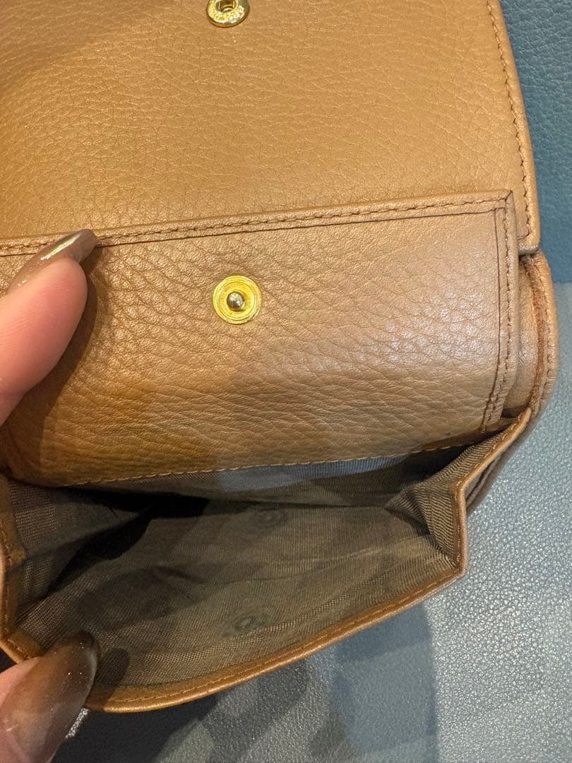 プラダ　三つ折り財布