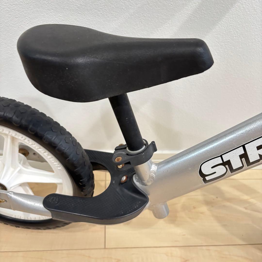 ストライダー プロ 12 STRIDER PRO 12 シルバー　軽量