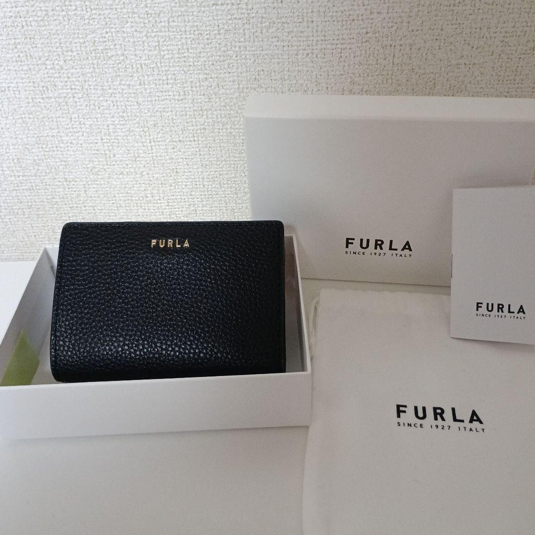 FURLA ブラックレザー 二つ折り財布