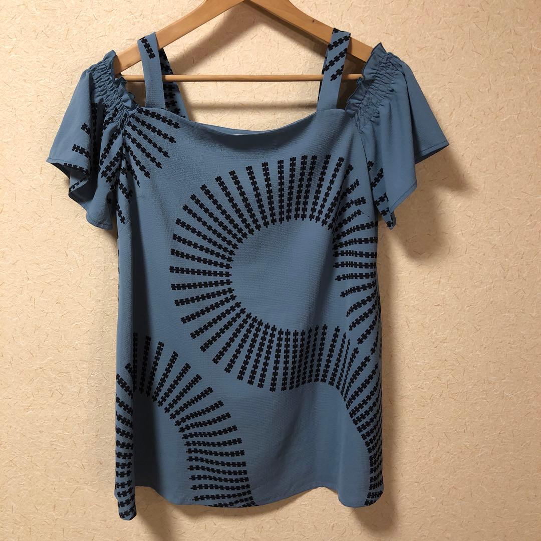 MANAOLA 2点セット⭐︎ブルーグレーオフショルトップスと赤のミニワンピ。