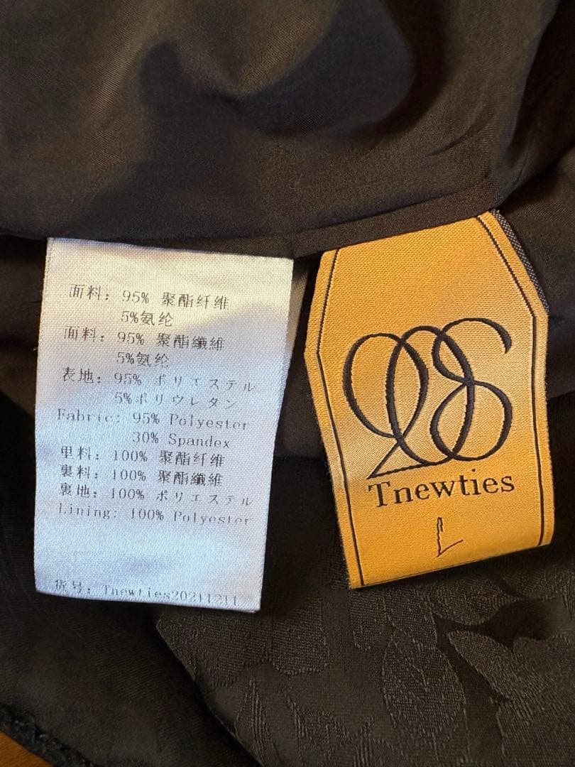 Tnewties ジャーキーを噛めないベティ　ワンピースLサイズ