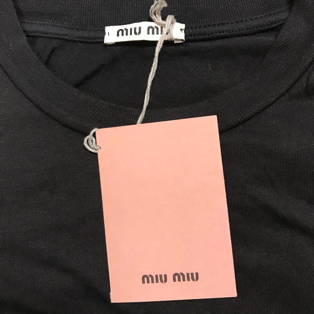 miu miu ロゴTシャツ