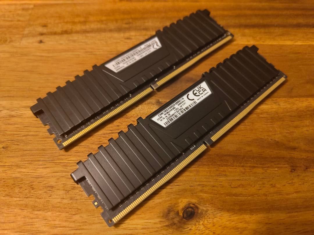 メモリー Vengeance DDR4 32GB (2x8GB) 2666MHz