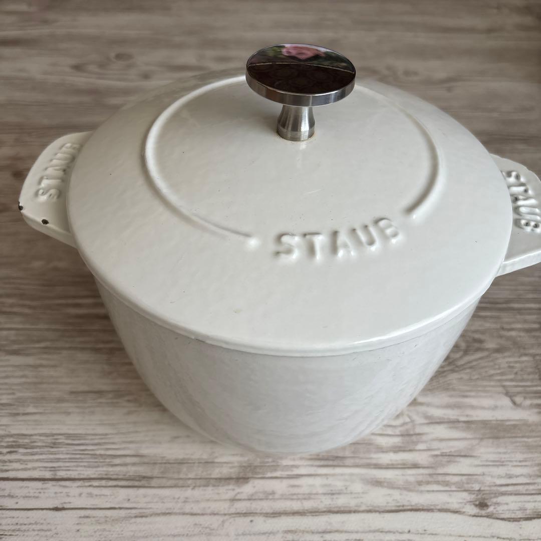 staub　「 ラ ココット de GOHAN M 16cm 」ホワイト